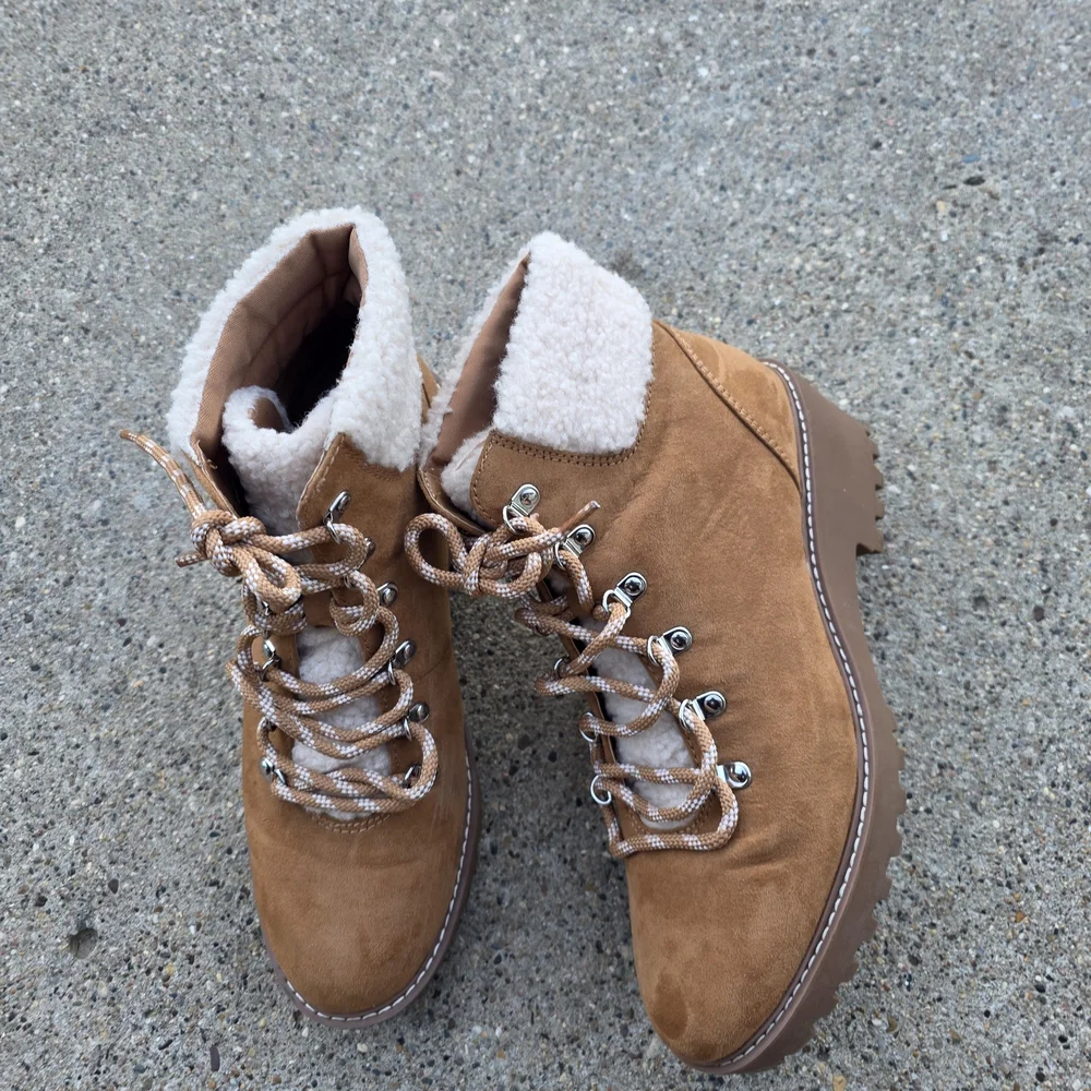 Universal Threat Women's Tan Suede Ankle Boots Size 8.5